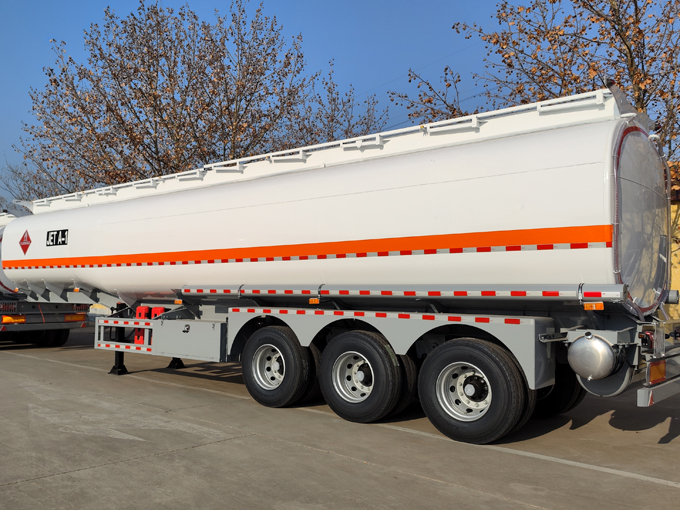 Foreign trade semi-trailer